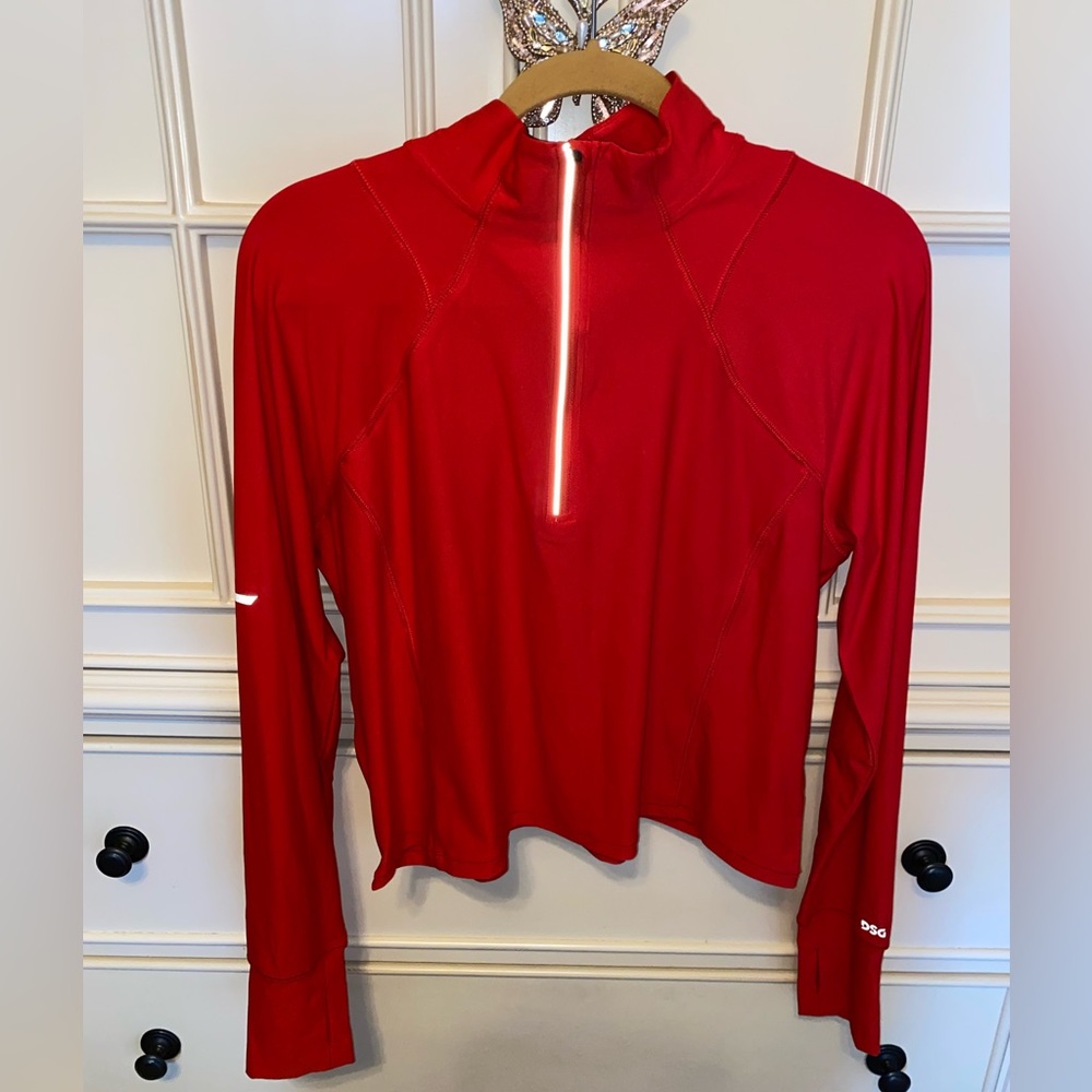 DSG red cropped top
